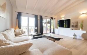 Smart TV - Amazing home in Canyamel with private swimming pool, can be inside or outside (Canyamel)