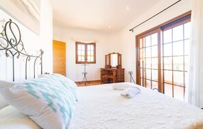 3 bedrooms, iron/ironing board, travel cot, free WiFi - Stunning home in Son Serra de Marina with house sea view (Son Serra de Marina)