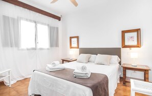 3 bedrooms, iron/ironing board, travel cot, free WiFi - 3 bedroom gorgeous home in Alcudia (Alcudia)