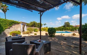 Terrace/patio - Nice home in Montuiri with private swimming pool, can be inside or outside (Montuiri)
