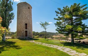 Exterior - Nice home in Montuiri with private swimming pool, can be inside or outside (Montuiri)