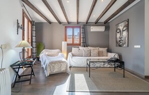 TV - 1 bedroom stunning apartment in Moscari (Moscari)