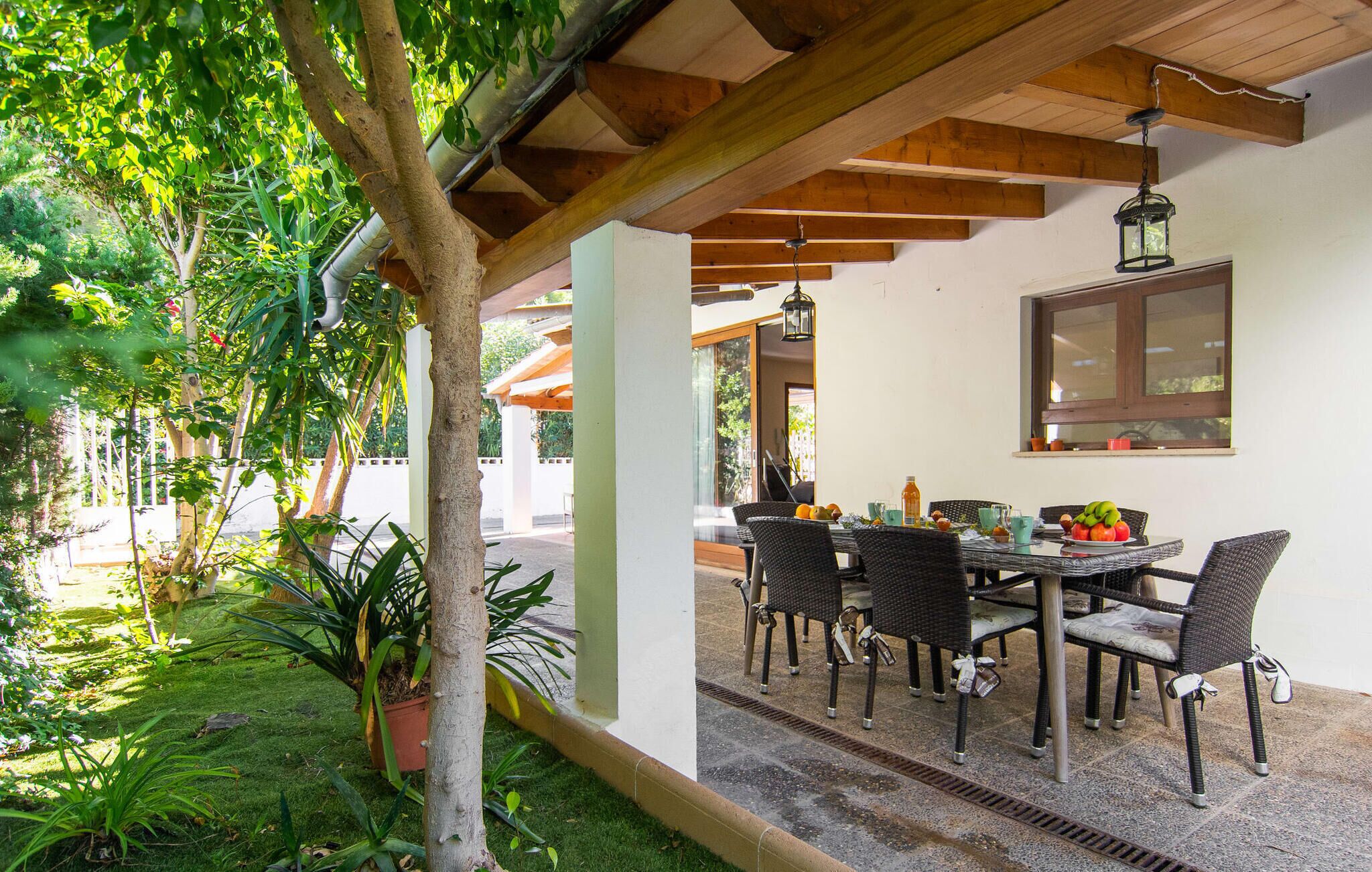 تناول الطعام بالخارج