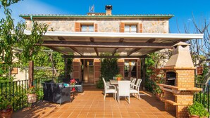 Outdoor dining - Beautiful home in Pollenca with private swimming pool, can be inside or outside (Pollenca)