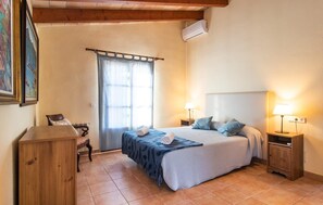 Iron/ironing board, travel cot, free WiFi - Beautiful home in Pollenca with private swimming pool, can be inside or outside (Pollenca)