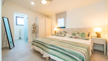 Een strijkplank/strijkijzer, reisbedje, gratis wifi