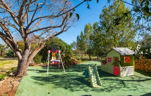 Children’s area - Nice home in Campos with private swimming pool, can be inside or outside (Campos)