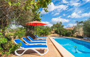 Pool - Cozy home in Campos with private swimming pool, can be inside or outside (Campos)