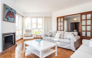 Smart TV, ping pong - Amazing home in Porto Cristo (Porto Cristo)
