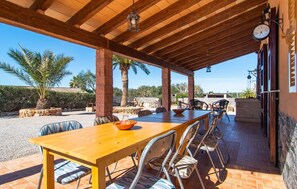 Outdoor dining - Beautiful home in Campos with private swimming pool, can be inside or outside (Campos)