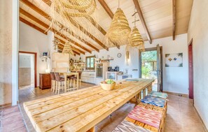 Dining - Luxurious home in Campos with private swimming pool, can be inside or outside (Campos)