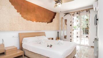 3 dormitorios, tabla de planchar con plancha, cuna de viaje