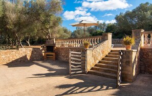 Property grounds - Awesome home in Campos with private swimming pool, can be inside or outside (Campos)