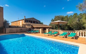 Pool - Awesome home in Campos with private swimming pool, can be inside or outside (Campos)