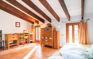 2 bedrooms, iron/ironing board, travel cot, free WiFi - Romantic Rustical House (Cala Llombards)