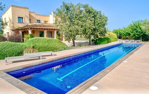 Pool - Nice home in Campos with private swimming pool, can be inside or outside (Campos)
