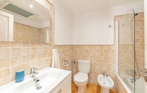 Shower, hair dryer - 2 bedroom gorgeous apartment in Arta (Arta)