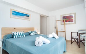 In-room safe, iron/ironing board, travel cot, free WiFi - 2 bedroom awesome apartment in Can Picafort (Can Picafort)