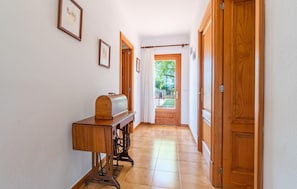 Interior - Amazing home in Sencelles with private swimming pool, can be inside or outside (Sencelles)