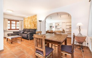 Interior - Awesome home in Cala Millor with WiFi (Cala Millor)