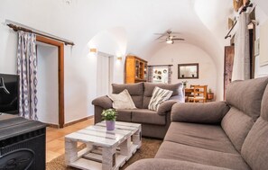 Smart TV - Nice home in Santanyi with private swimming pool, can be inside or outside (Santanyi)