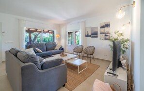 Smart-TV, Tischfußball, Tischtennisplatte