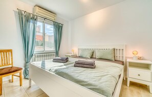 2 bedrooms, in-room safe, iron/ironing board, travel cot - Gorgeous home in Alcudia with private swimming pool, can be inside or outside (Alcudia)