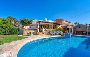 Pool - Gorgeous home in Alcudia with private swimming pool, can be inside or outside (Alcudia)