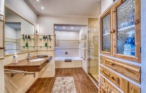 Shower, hair dryer - Casa Crefeld Vall d'Aran 21 (Cala Murada)