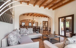 TV - Beautiful home in Felanitx with private swimming pool, can be inside or outside (Felanitx)