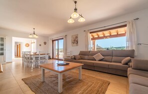 Smart TV, fireplace, ping pong - Amazing home in Santanyi with private swimming pool, can be inside or outside (Santanyi)