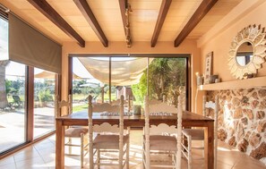Dining - Cozy home in Cala Ratjada with private swimming pool, can be inside or outside (Cala Ratjada)