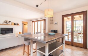 Dining - Cozy home in Cala Ratjada with private swimming pool, can be inside or outside (Cala Ratjada)