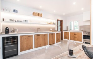 Refrigerador, horno, parrilla de estufa y lavavajillas 