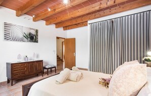 3 chambres, fer et planche à repasser, lit parapluie, Wi-Fi gratuit