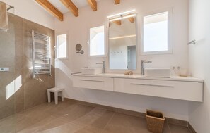Shower, hair dryer - Es Llorer de na Penyal (Son Servera)