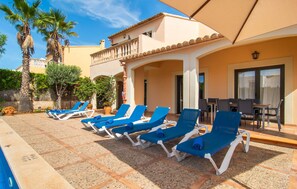 Outdoor dining - Nice home in Sa Rapita with private swimming pool, can be inside or outside (Sa Rapita)
