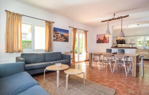 TV - Awesome home in Sa Rapita with private swimming pool, can be inside or outside (Sa Rapita)