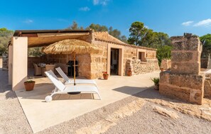 Terrace/patio - Gorgeous home in Llucmajor with private swimming pool, can be inside or outside (Llucmajor)