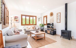 TV - Gorgeous home in Sa Rapita with private swimming pool, can be inside or outside (Sa Rapita)