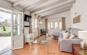 Smart TV - Lovely home in Pollenca with private swimming pool, can be inside or outside (Pollenca)