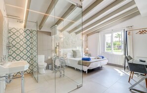 5 bedrooms, in-room safe, iron/ironing board, travel cot - Lovely home in Pollenca with private swimming pool, can be inside or outside (Pollenca)