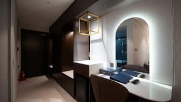 Premium Room, City View | Interior