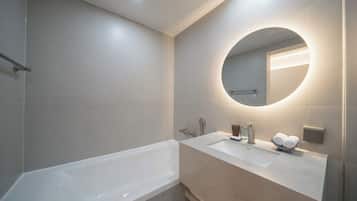 Deluxe Room, City View | Bathroom | Shower, hair dryer, towels, soap