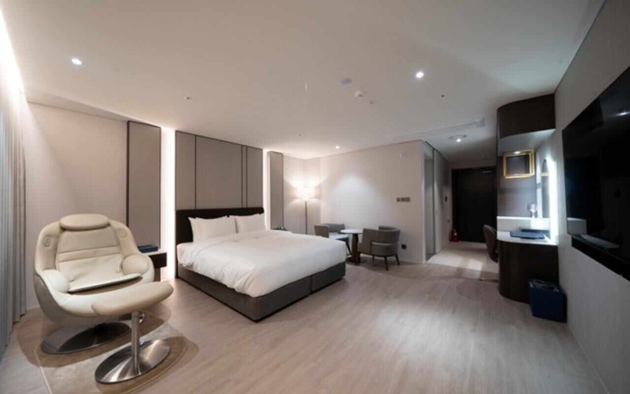 Premium Room, City View | Free WiFi