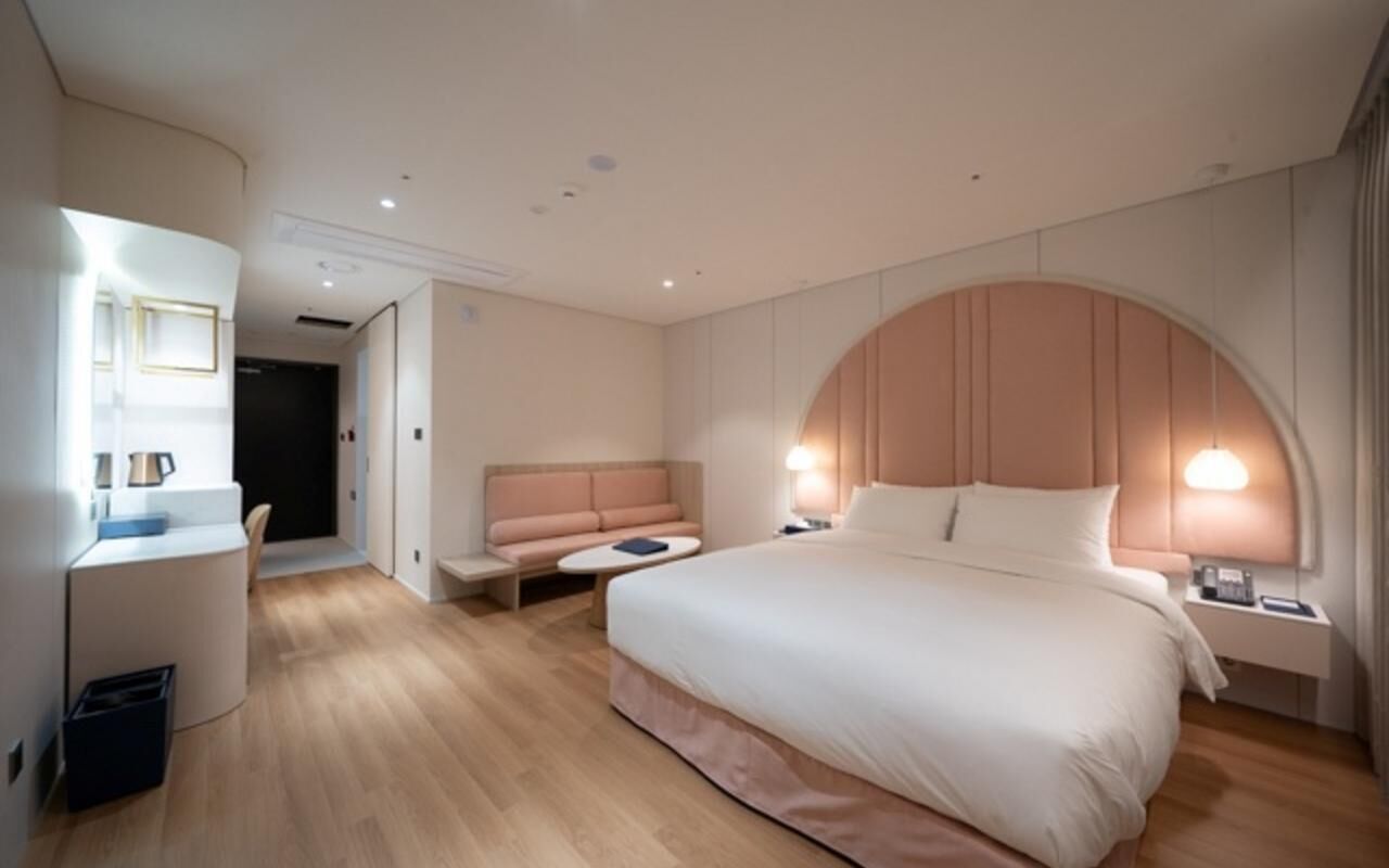 Signature Room, City View | Free WiFi