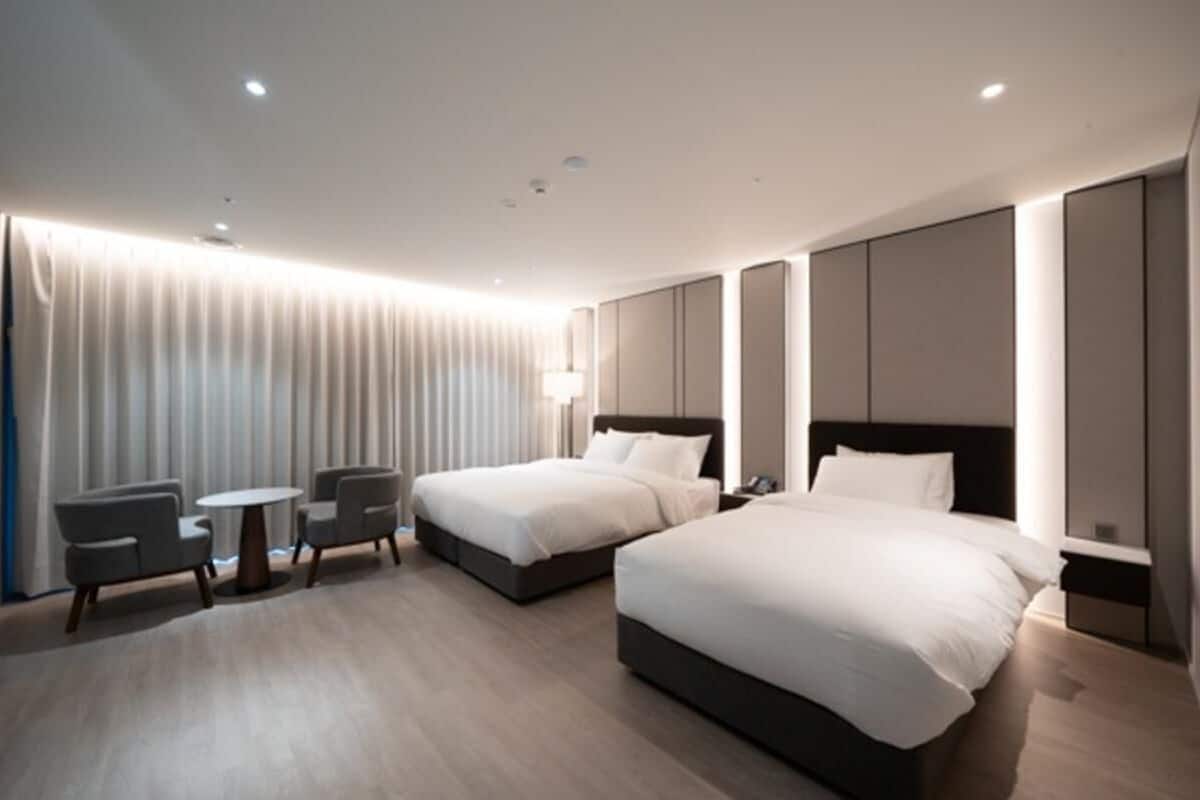 Premium Twin Room, City View | Free WiFi