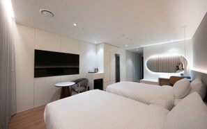 Deluxe Twin Room, City View | Free WiFi