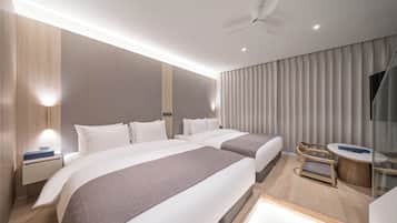 VIP Signature Twin Rooftop - Pool Access | Free WiFi