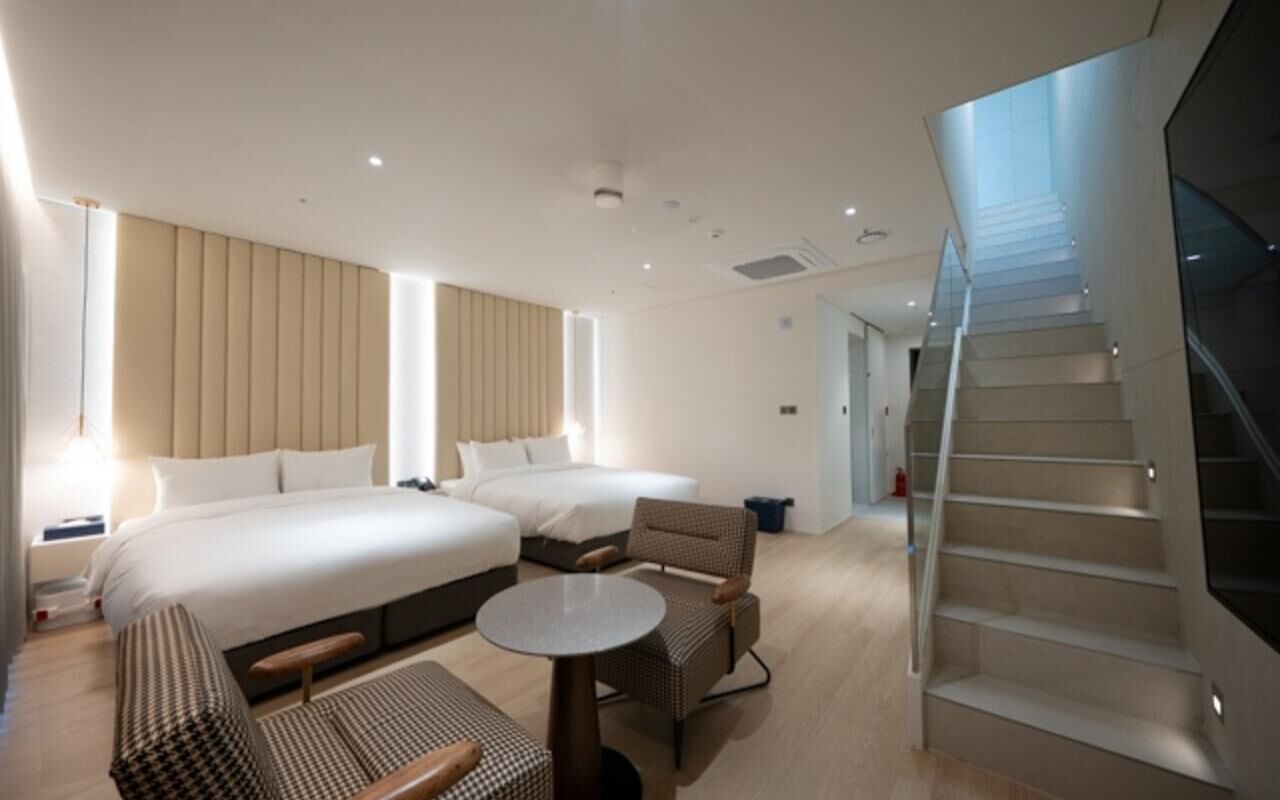 Junior Twin Room, City View | Free WiFi